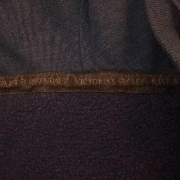 Blue Velvet - Picture 3 of 3